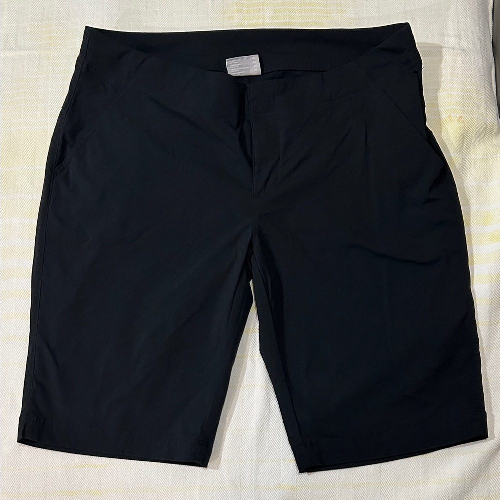 Columbia Women’s Black Performance Stretch Shorts size 10